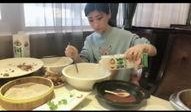 快手大胃王桐桐最新爆料,快手大胃王最新爆料，带你探秘美食世界